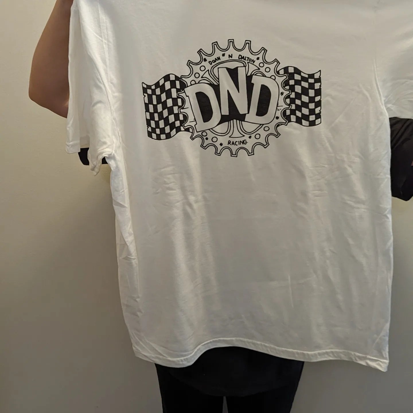 Dnd Racing Black and White Sproket T